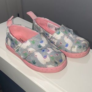 Toms toddler shoe
